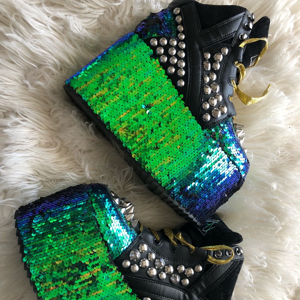 YRU Dragon Platforms